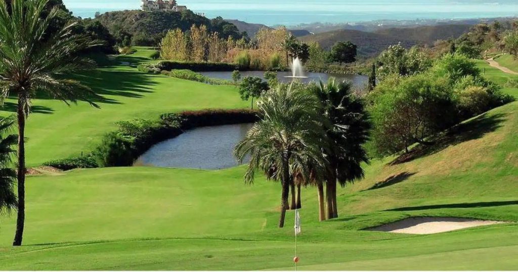 Golf Resort, Country Club and everyday living