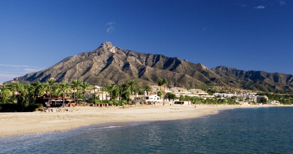 Golden Mile vs Nueva Andalucia